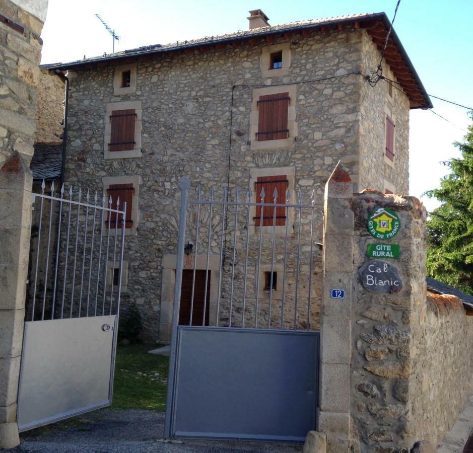 סן-פייר-דל-פורקה Maison De Caractere En Pierre Cal Blanic מראה חיצוני תמונה